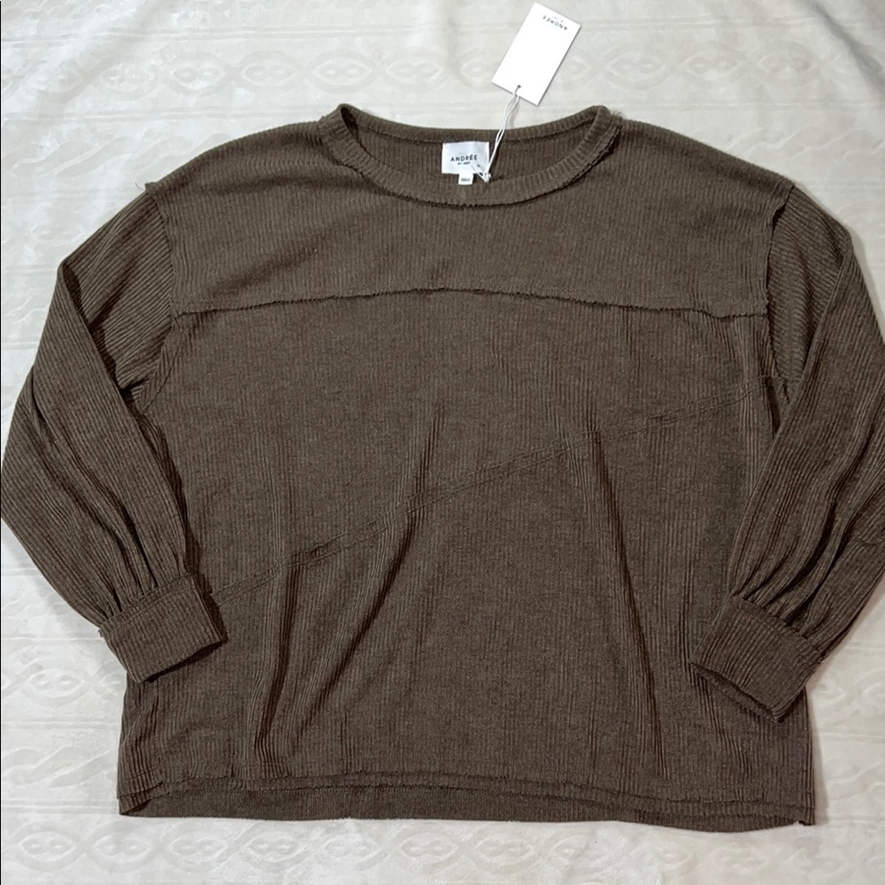 Andree by unit top
